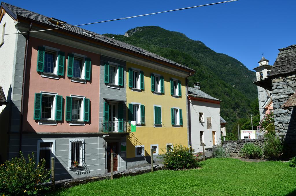 Hotel Garni Maggia Giumaglio 外观 照片