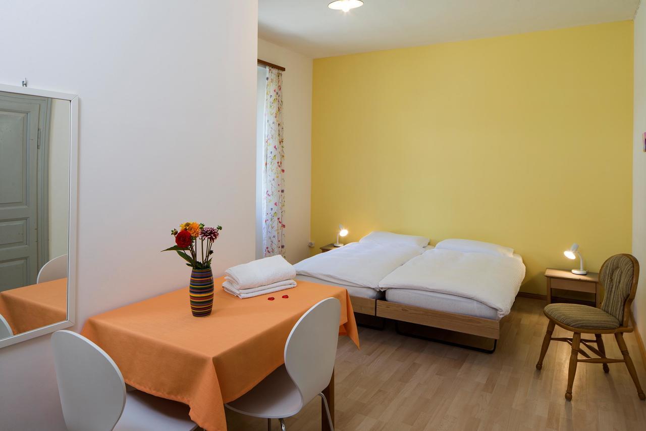 Hotel Garni Maggia Giumaglio 外观 照片