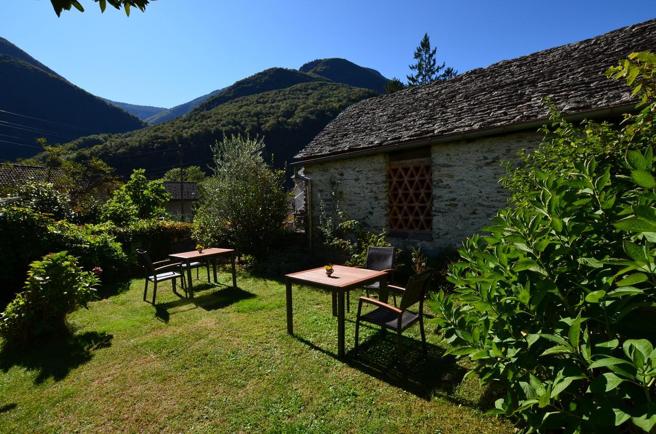 Hotel Garni Maggia Giumaglio 外观 照片