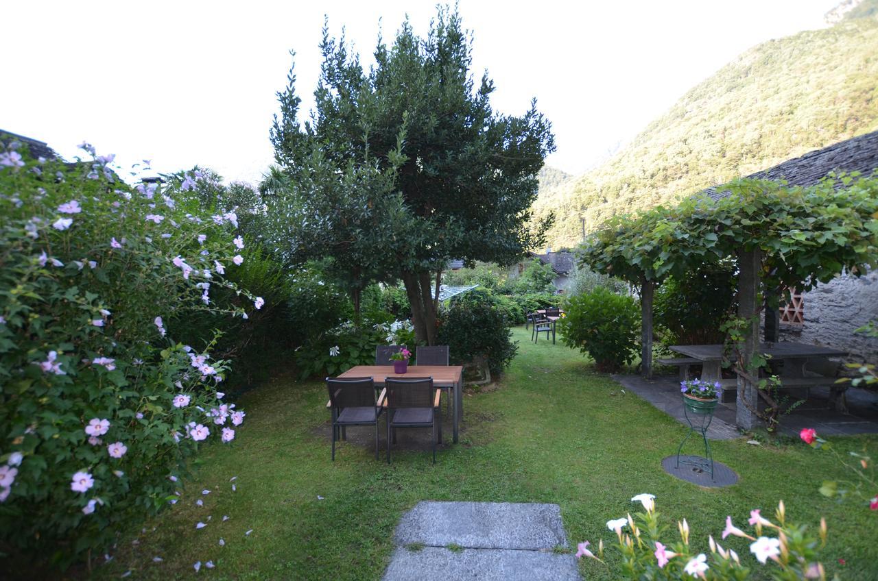 Hotel Garni Maggia Giumaglio 外观 照片