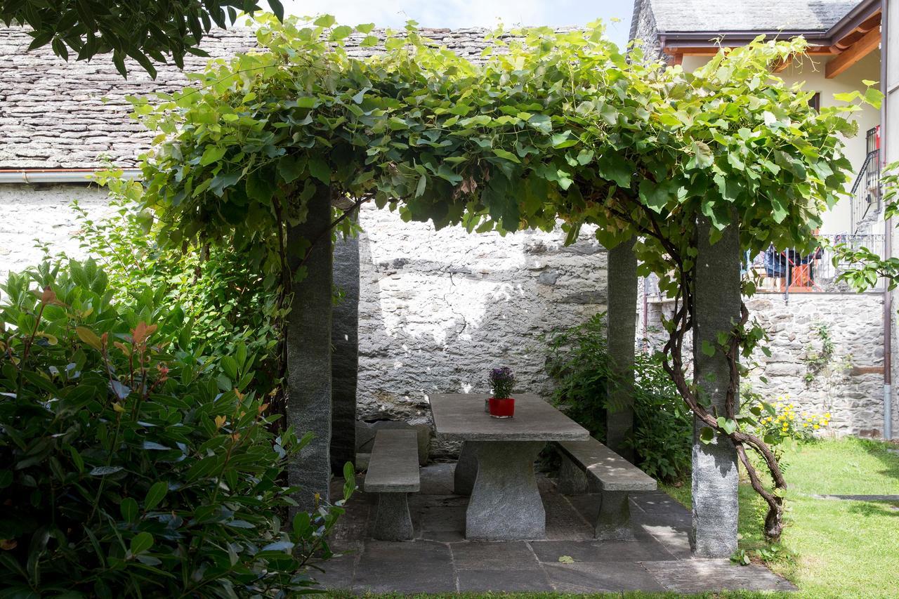 Hotel Garni Maggia Giumaglio 外观 照片